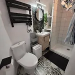 Apartment Atypique En Bas Du Chateau